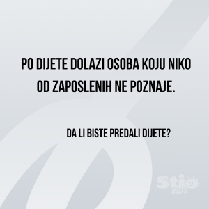 Odgajatelj provjerava ovlaštenje za preuzimanje djeteta u vrtiću putem STIOKids sistema za sigurno preuzimanje djece.